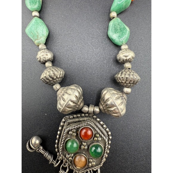 Vintage Tibetan Necklace‎ Earrings Set Green Orange Silver Tone Clip Ons 18" - Picture 6 of 16